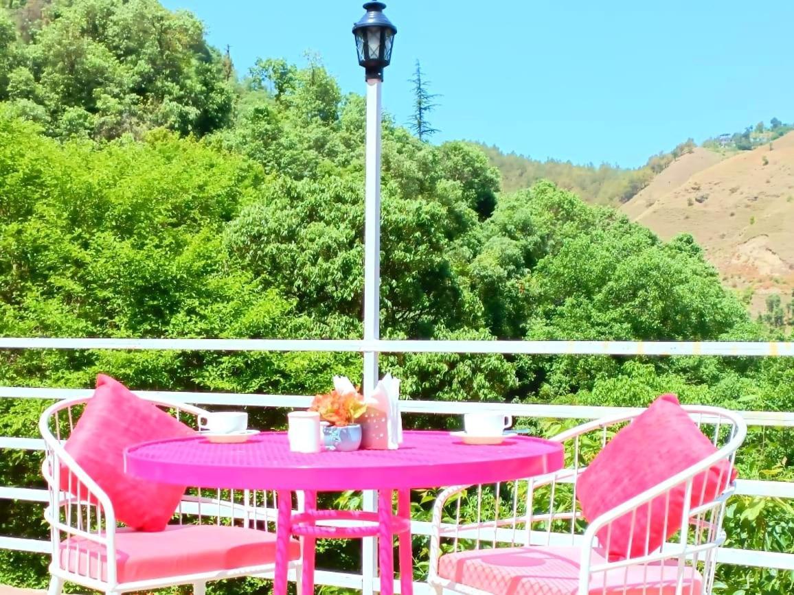 Aamod At Shoghi Luxury Cottage Resort Shimla Exterior foto