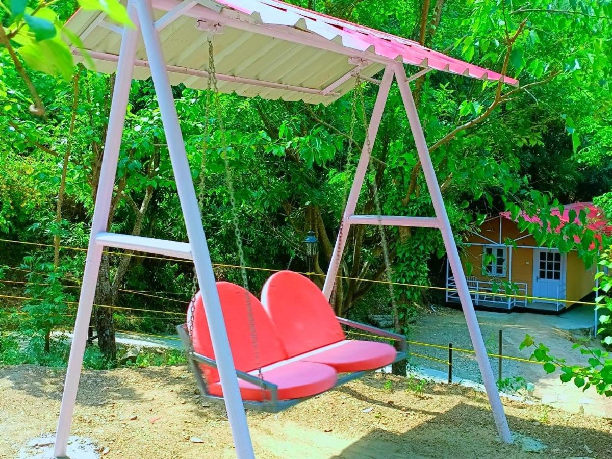 Aamod At Shoghi Luxury Cottage Resort Shimla Exterior foto